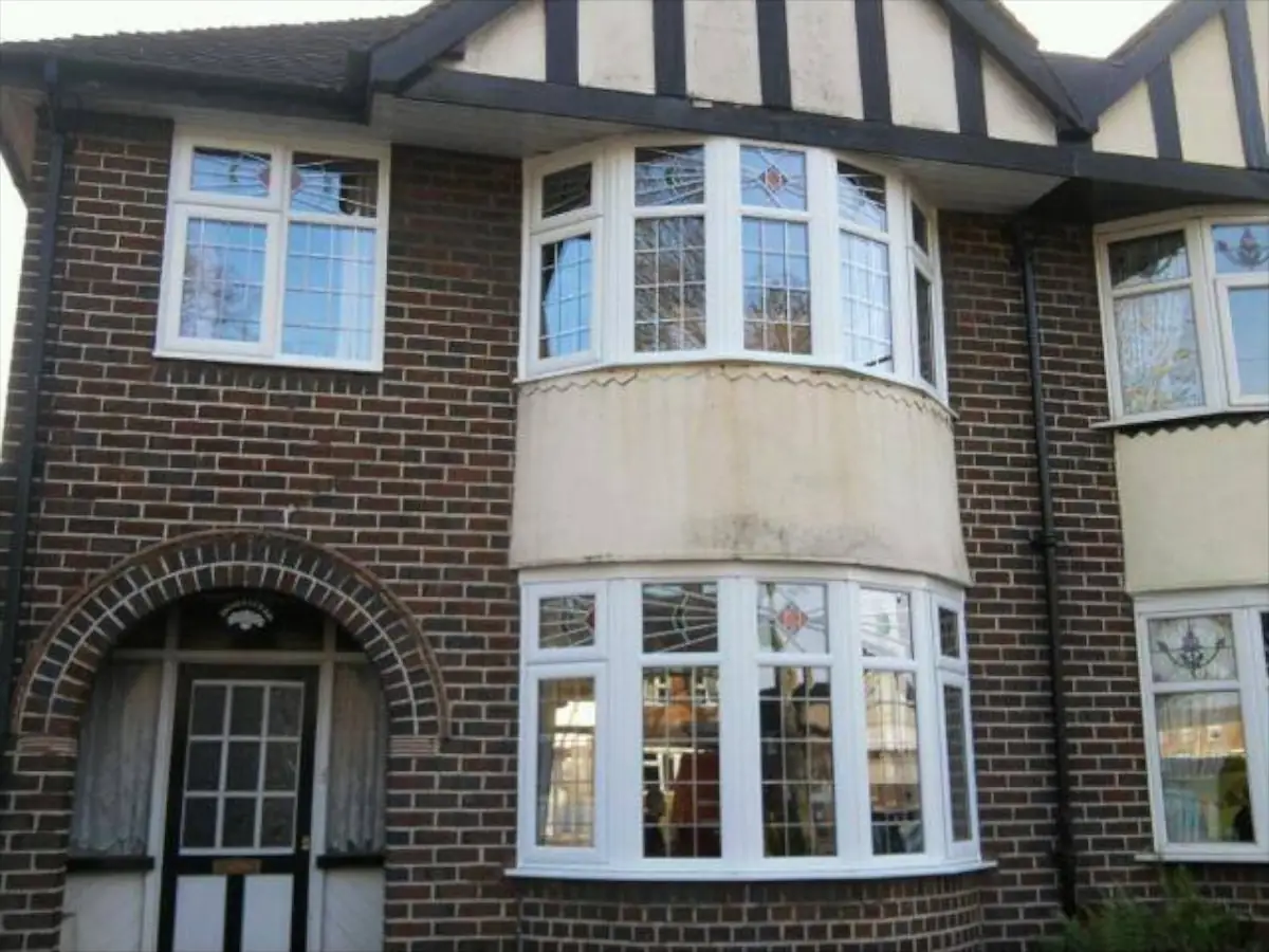 White Bay Windows With Square Lead